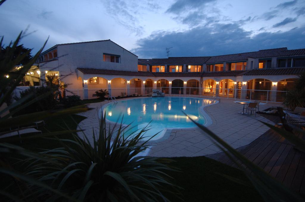 Hotel Restaurant Le Grand Large - Face A La Plage - Ile De Re Rivedoux-Plage Eksteriør billede