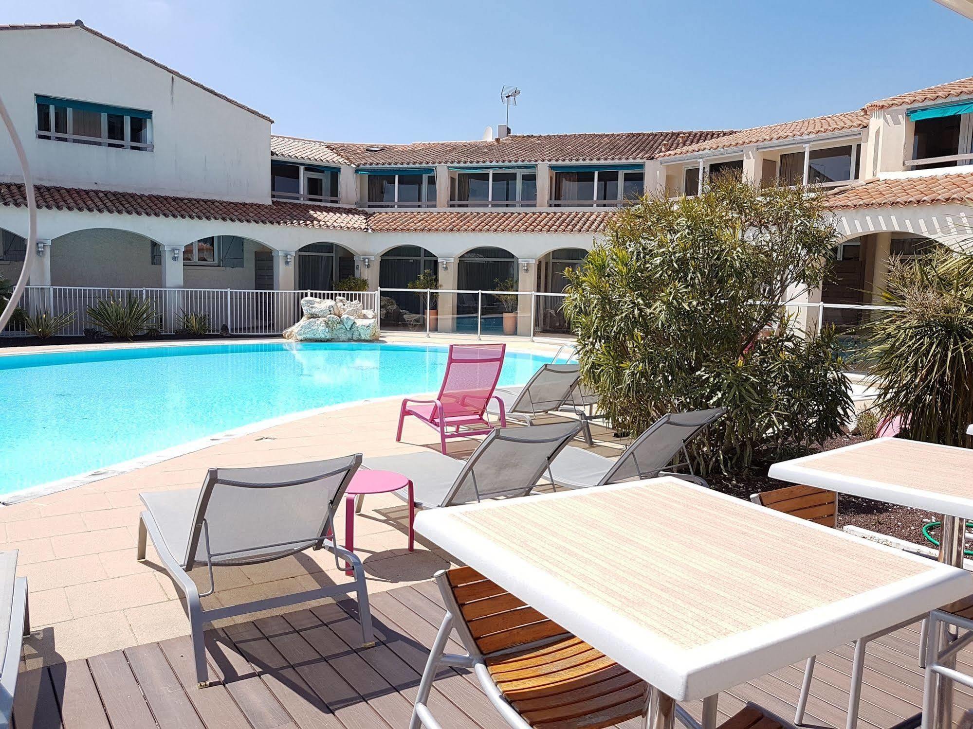 Hotel Restaurant Le Grand Large - Face A La Plage - Ile De Re Rivedoux-Plage Eksteriør billede